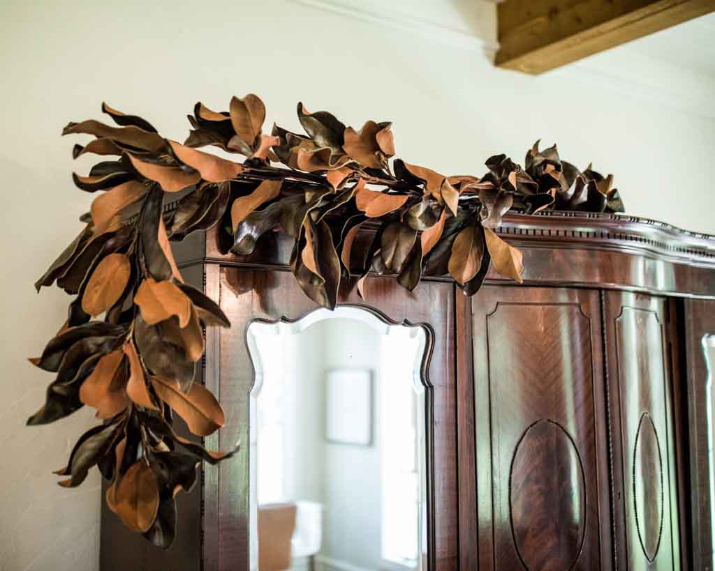 Bronzed Magnolia Leaf Garland