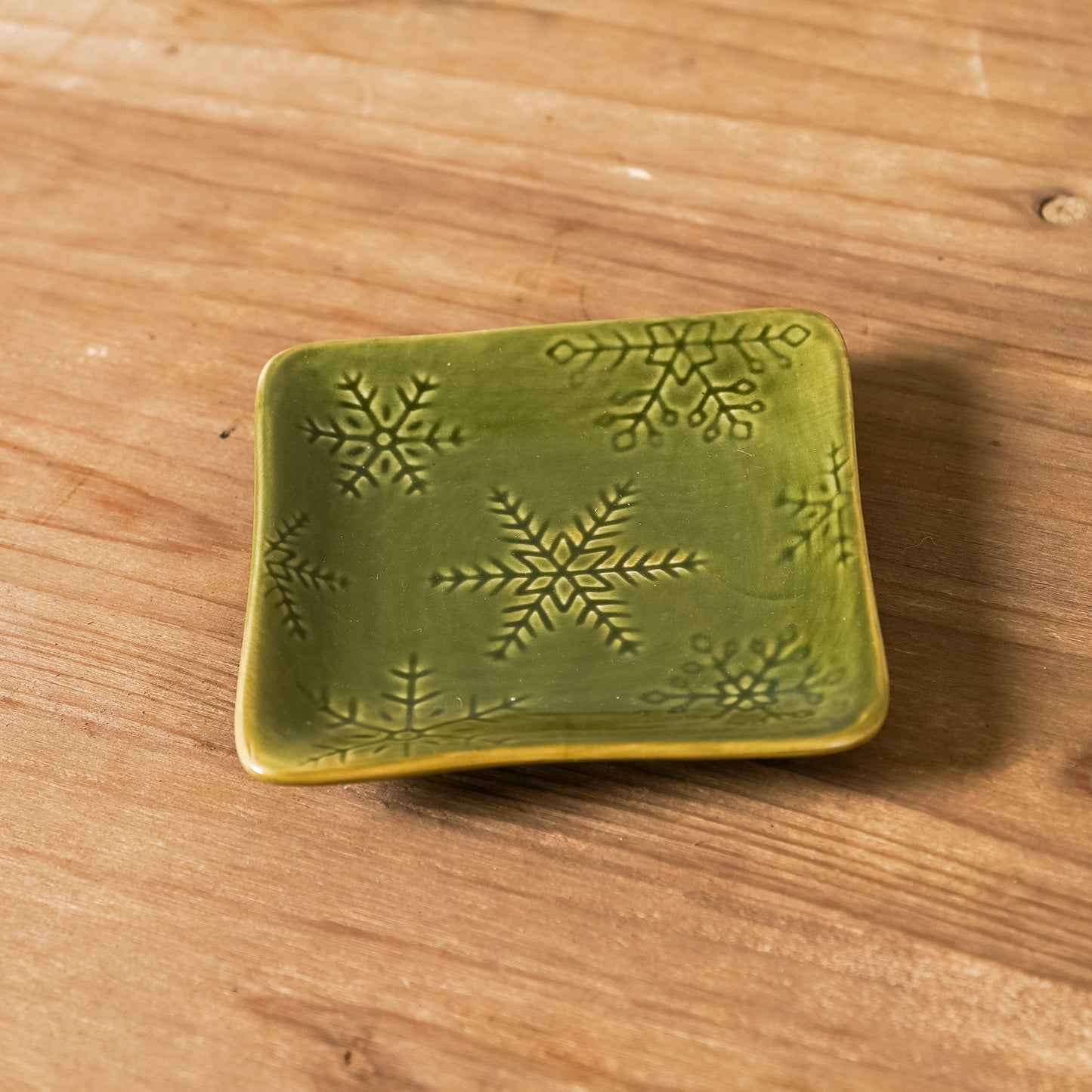 Green Snowflake Debossed Square Plate