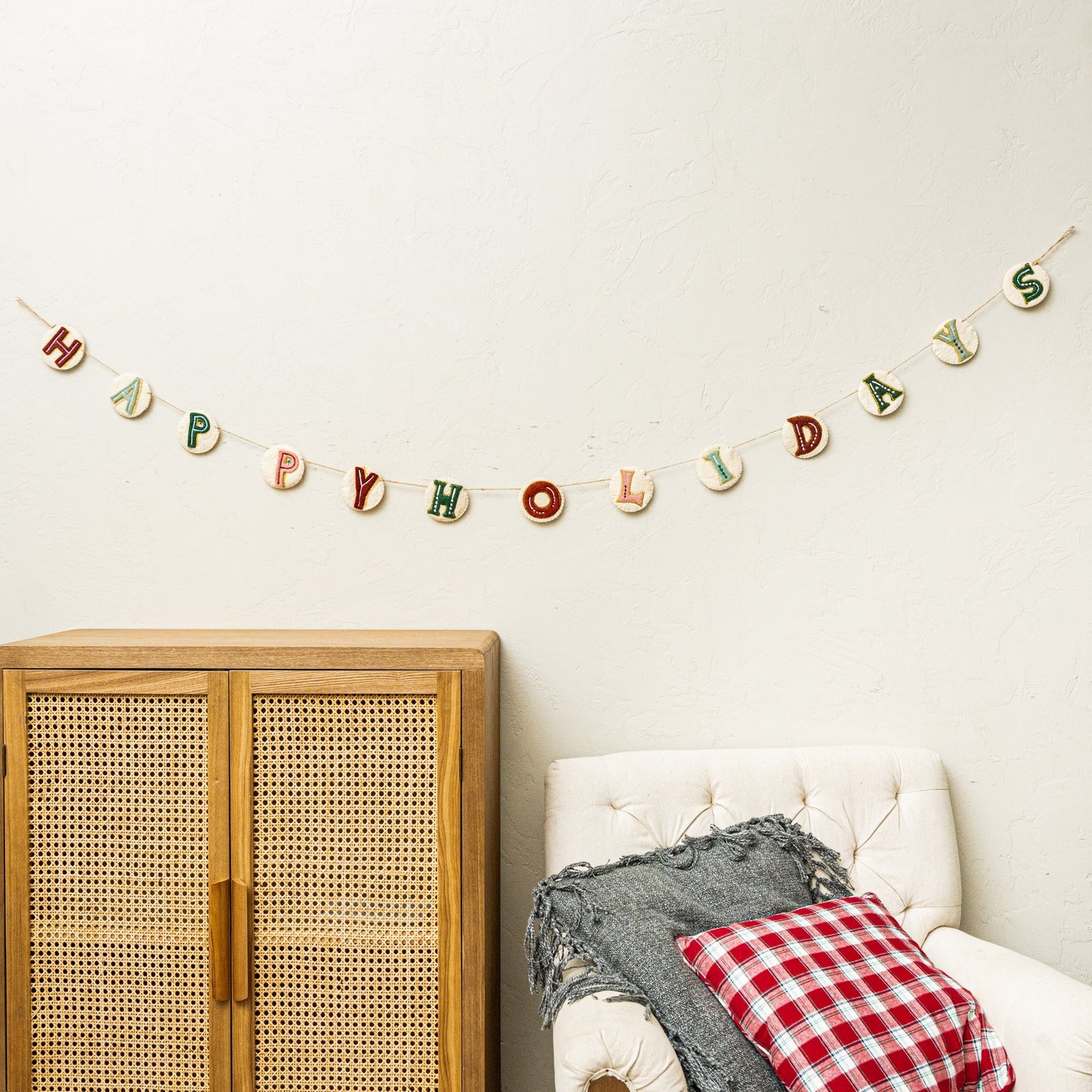 "Happy Holidays" Wool Disc Letters Garland