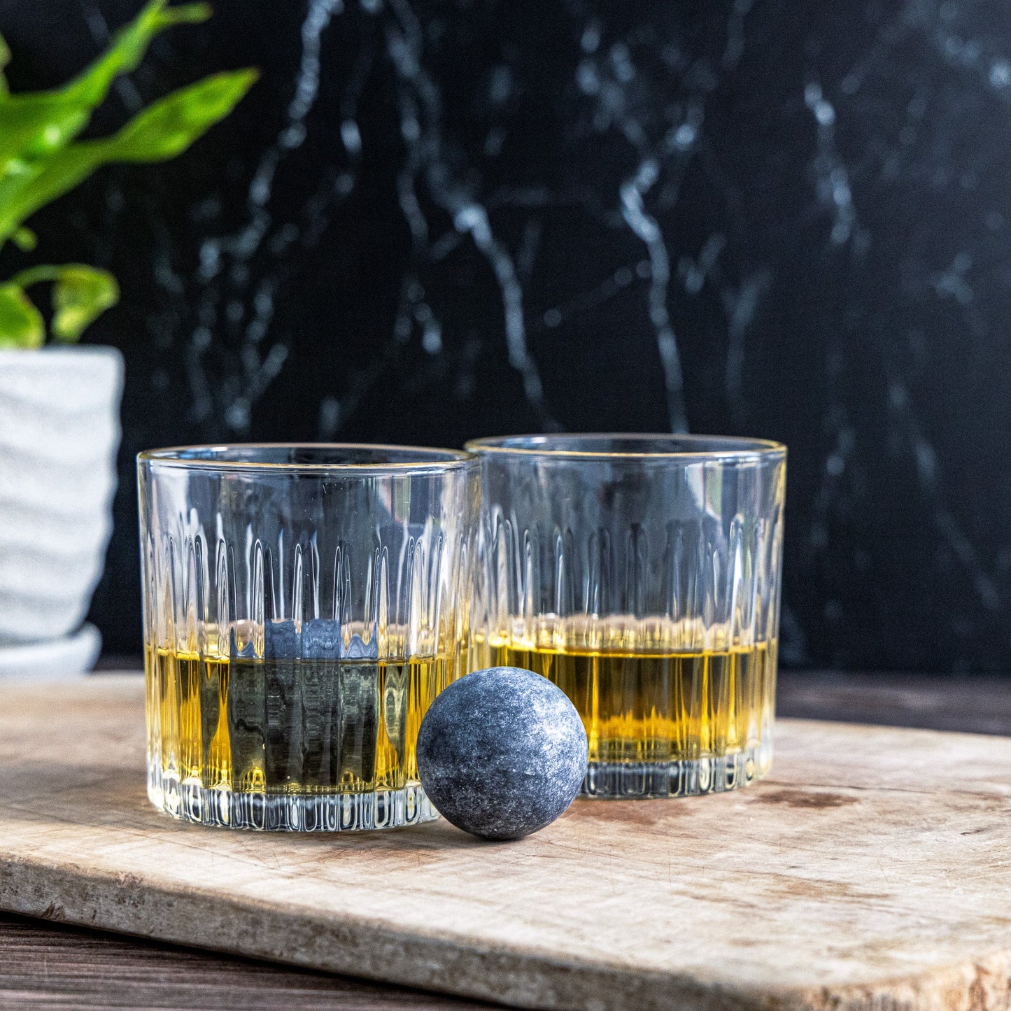 Tumbler & Whisky Stones Set